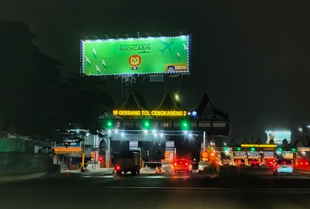 Kenapa Papan Reklame Masih Banyak Digunakan Brand