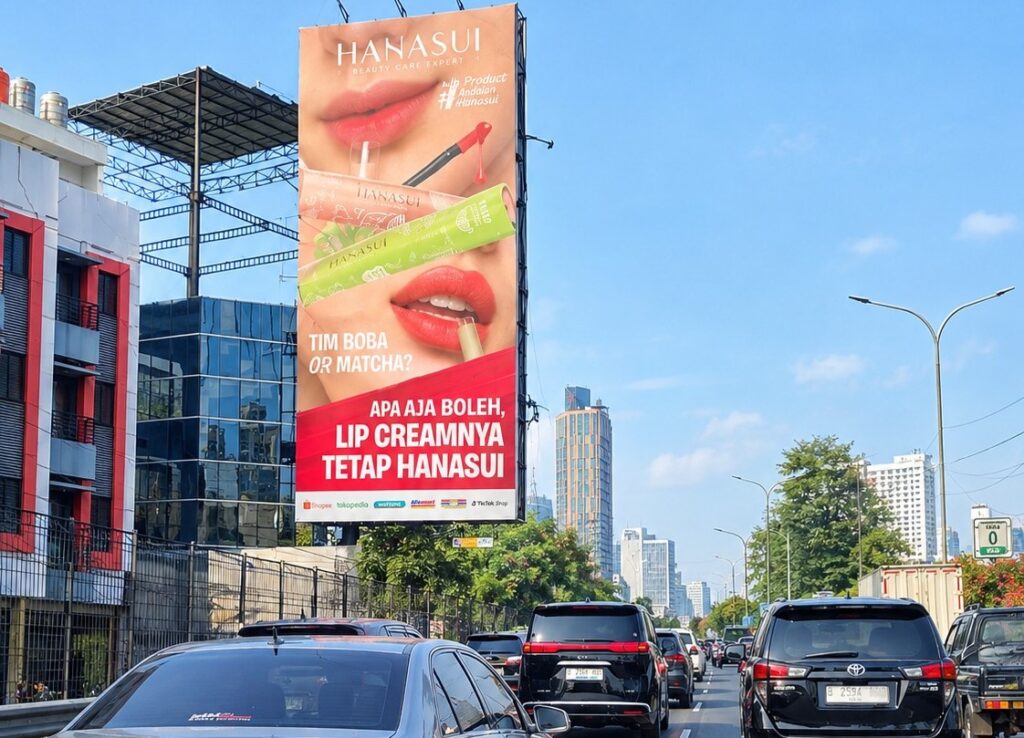 kreatif billboard di jalan tol