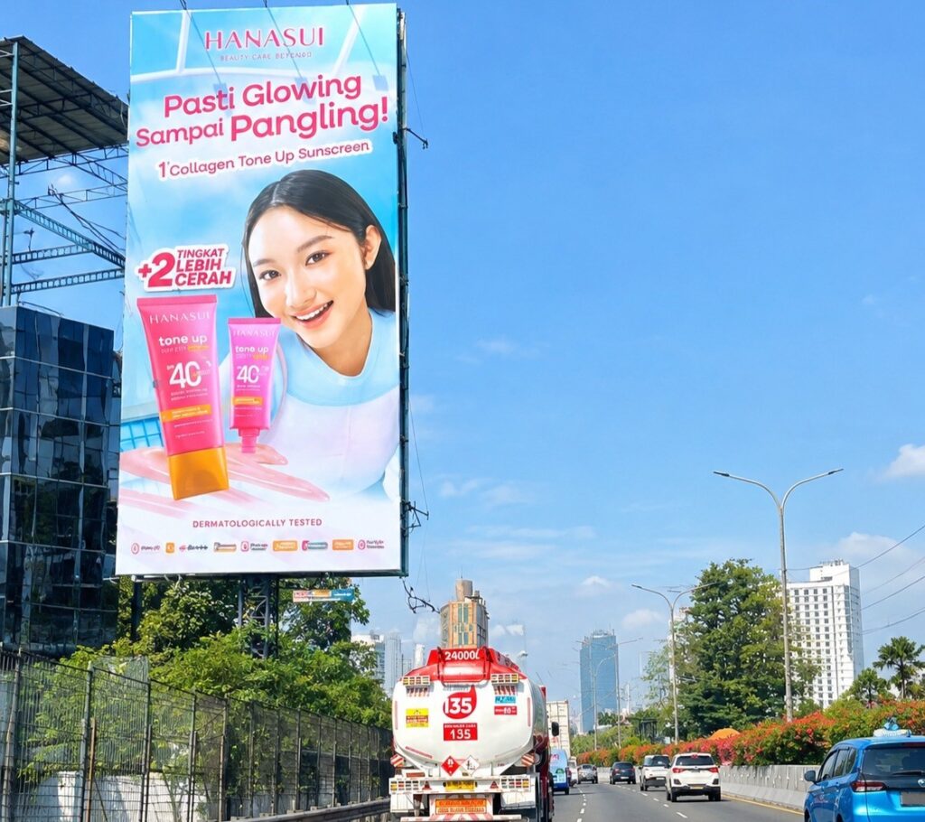 pasang billboard di jalan tol