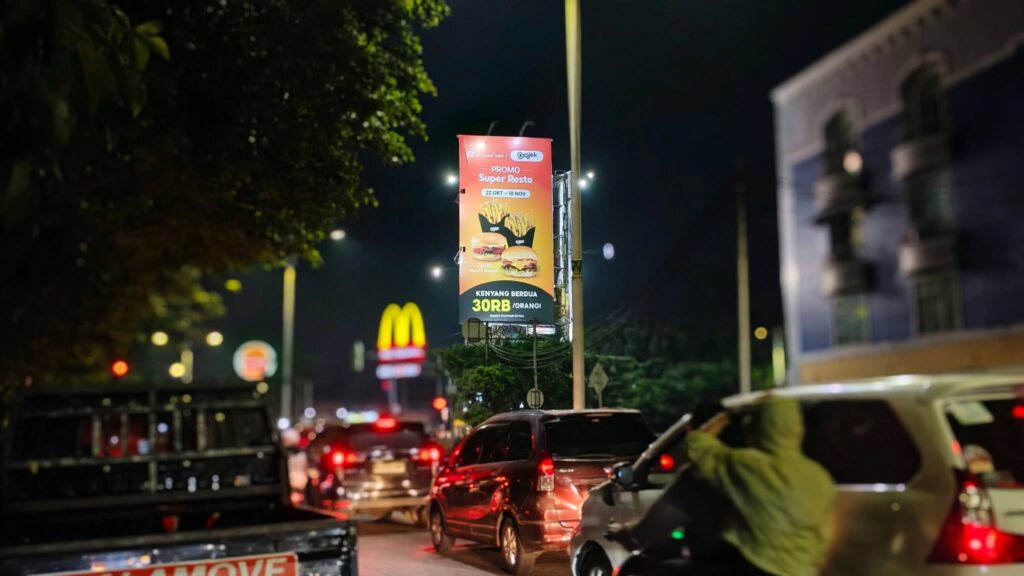 Kapan Billboard Vertikal Lebih Cocok Digunakan?